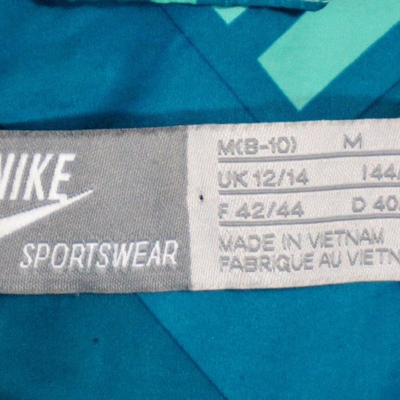 Ladies Nike Windrunner Jacket M EUC - Picture 3 of 7